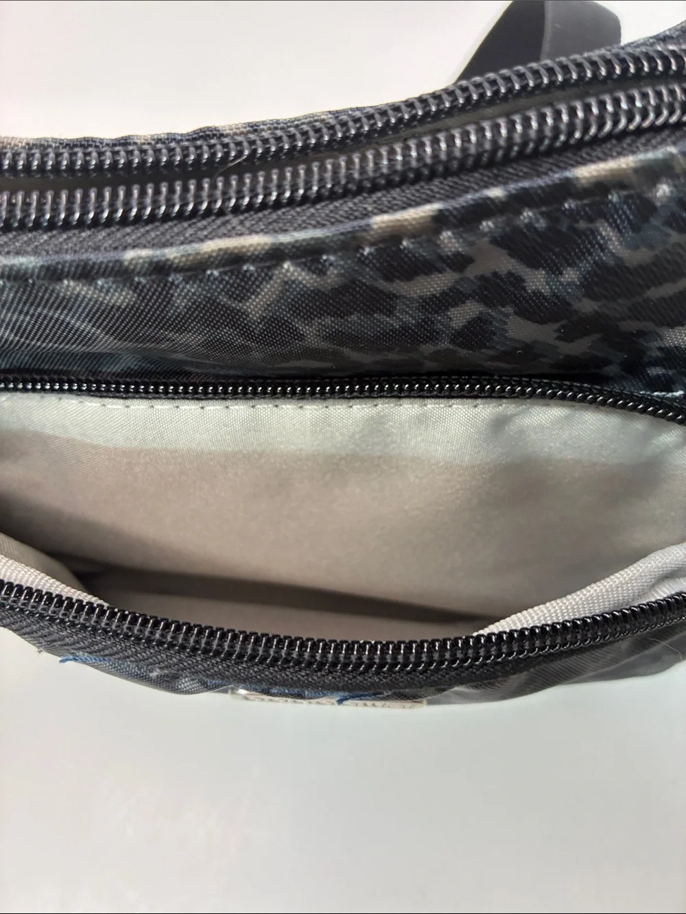 Baggallini Black and Gray Leopard Print Crossbody Bag - Picture 5 of 6